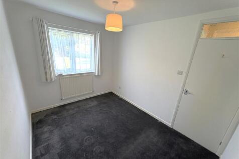 Bedroom 2.JPG
