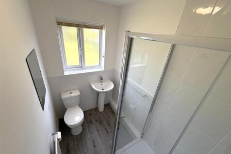 Shower room 1.JPG