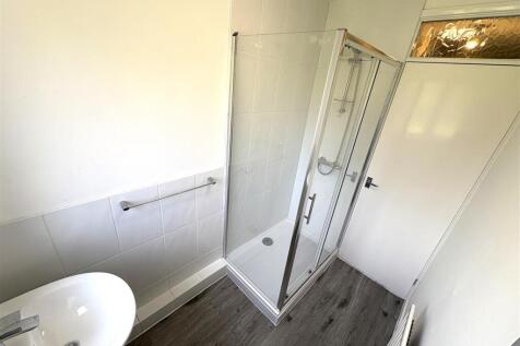 Shower room 2.JPG