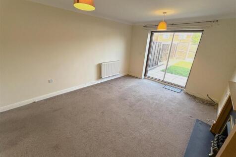 Living room 2.JPG