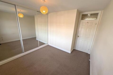 Rear bedroom 2.JPG