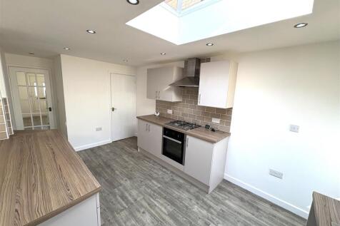 Kitchen 1.JPG