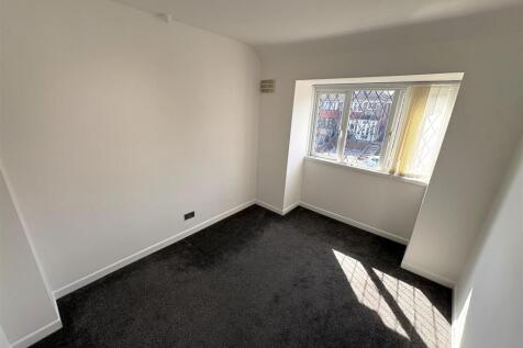 Bedroom 2.JPG