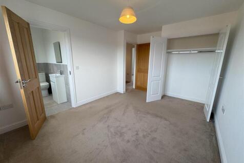 bedroom 2.jpeg