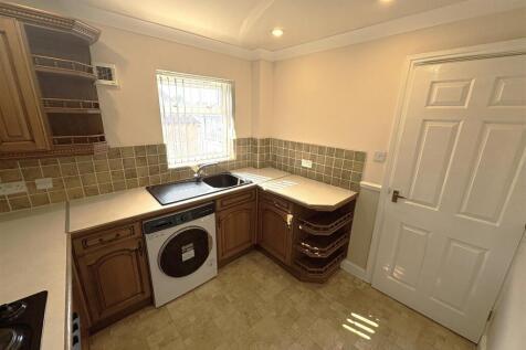 Kitchen 2.JPG