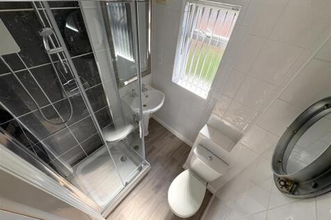Shower room.JPG