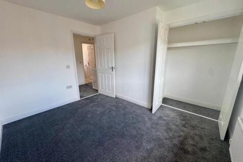 bedroom 4.jpg