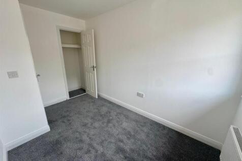 bedroom1.jpg