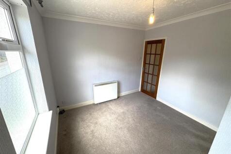 Living room 2.JPG