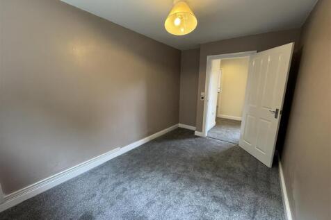 bedroom 2.JPG