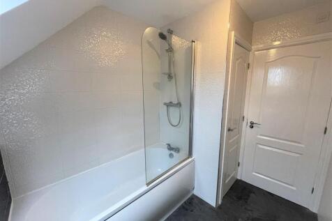 Bathroom 2.jpg