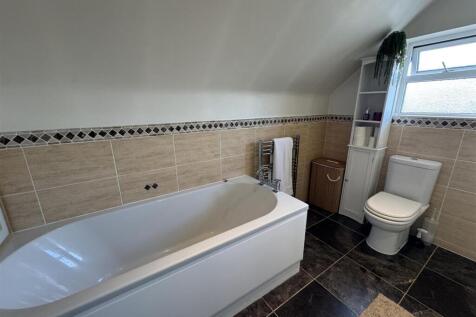 bathroom 1.JPG
