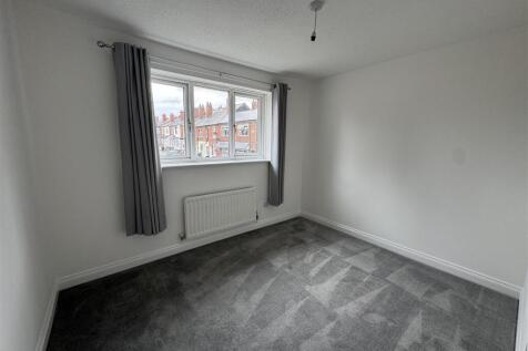 bedroom 3.JPG