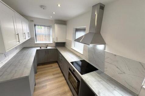 Kitchen 2.JPG