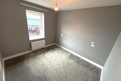 Second bedroom.JPG