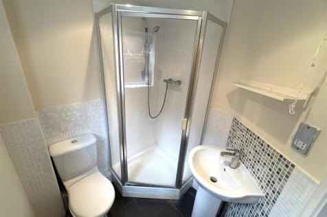 Shower room 2.JPG