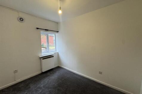 bedroom 3.JPG