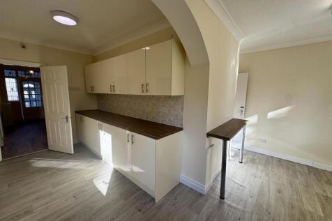 kitchen 1.JPG