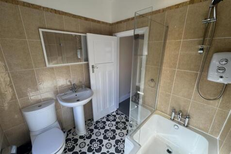 bathroom 4.JPG