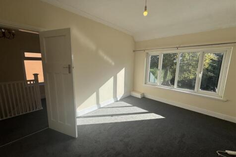 bedroom 1.JPG