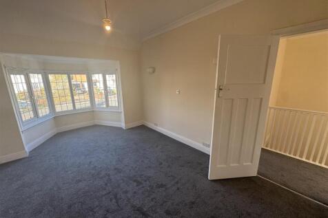 bedroom 5.JPG