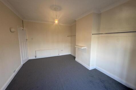 bedroom 6.JPG