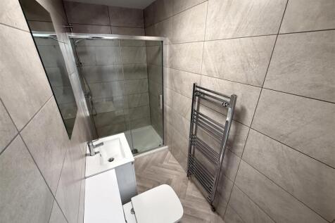 Shower room 2.JPG