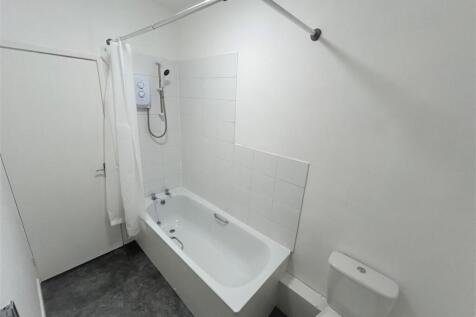 Bathroom 2.jpg