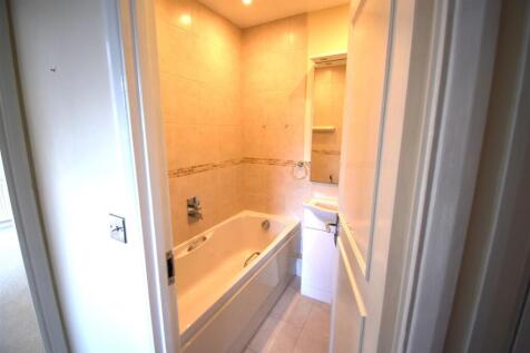 Bathroom.JPG