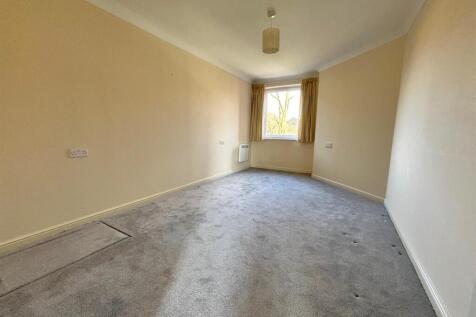 27 oaktree ct  bed 2.jpg