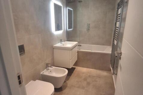 Bathroom.JPG