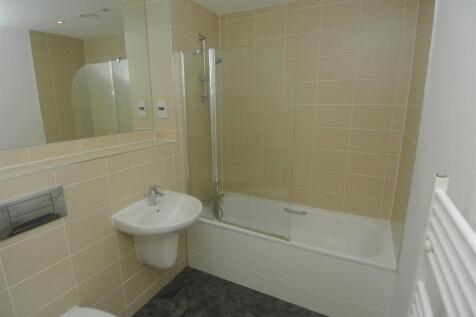 Bathroom (2).JPG