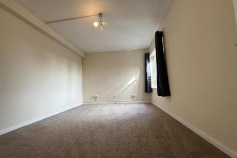 bedroom 1 - pt 2.jpg
