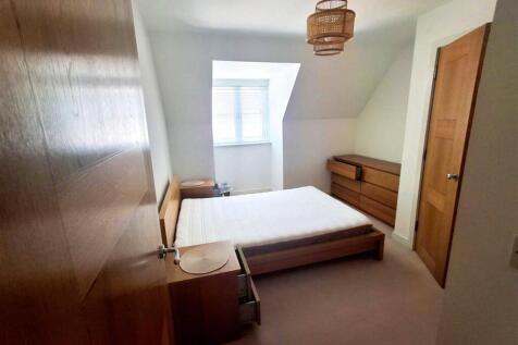 Bed 1.JPG