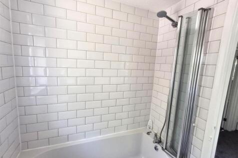 Bathroom 2.JPG