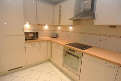 Kitchen 2.JPG