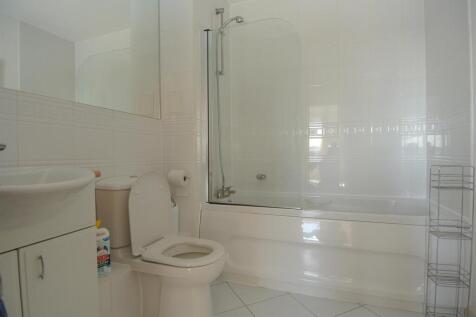Bathroom.JPG