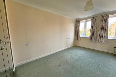 27 oaktree ct  bed 1 b.jpg