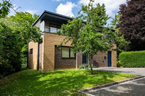 12 Mortimer Court-2.jpg