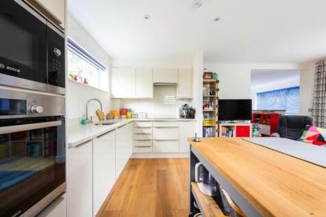 12 Mortimer Court-8.jpg