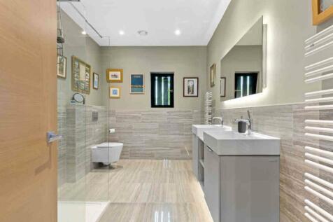 PRINCIPLE EN-SUITE SHOWER ROOM.jpg