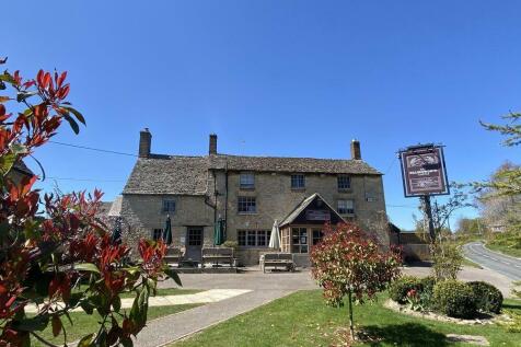 Killingworth Castle Gastro Pub.jpg