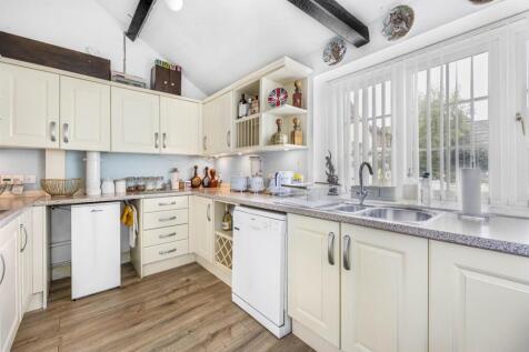 WELL COTTAGE KITCHEN..jpg