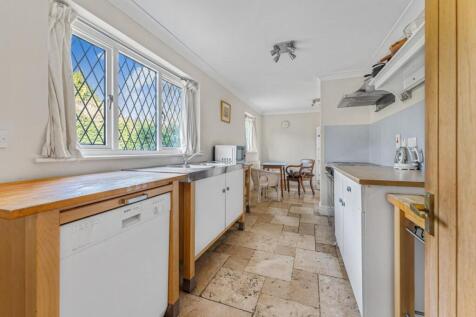 Kitchen 1.jpg