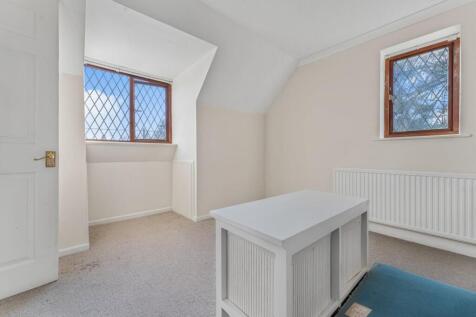Bedroom 1.jpg