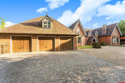 TRIPLE GARAGE BLOCK.jpg