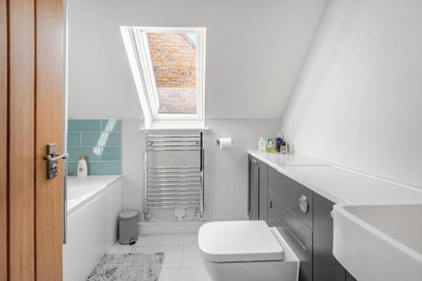 Annexe Bathroom.jpg