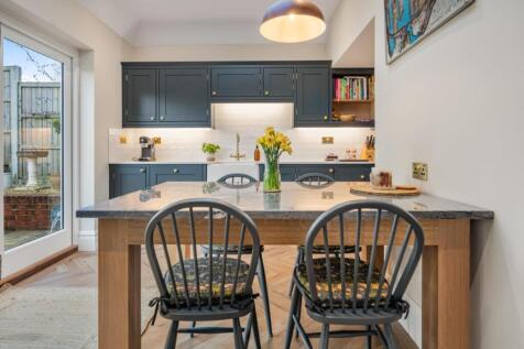 Kitchen.Breakfast.jpg