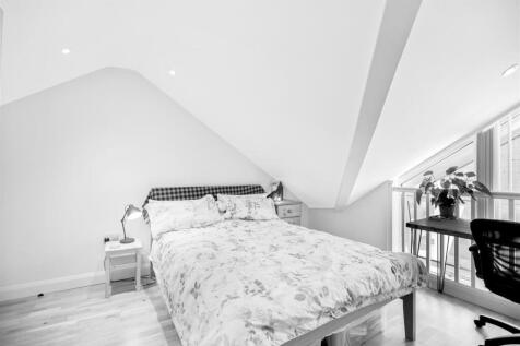 BEDROOM 1.JPG