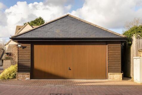 GARAGE BLOCK.jpg